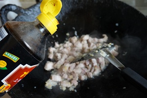 冠軍鹵肉飯制作全過程方法