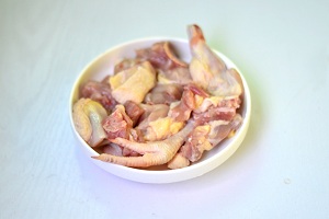 胡蘿卜香菇燉雞制作全過程方法