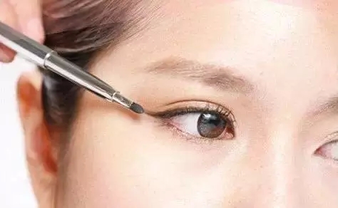 女性必看 讓男人欲罷不能的妝容