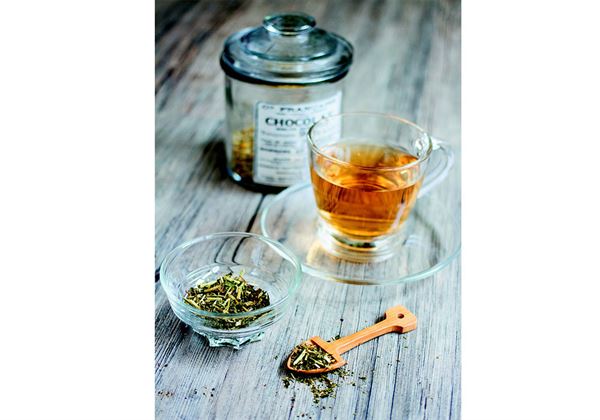 晚上睡不著覺總是醒 睡前喝2花草茶能助眠