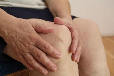 痛風(fēng)的病因是什么?錯當(dāng)腳扭關(guān)節(jié)反覆腫痛