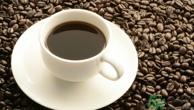 怎么預(yù)防老年人癡呆癥 每天喝綠茶多運動