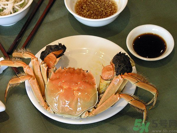 菠蘿和螃蟹能一起吃嗎？菠蘿能與螃蟹同吃嗎？