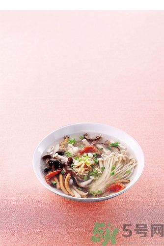 簡單蔬菜湯的做法有哪此些？蔬菜湯有美容的功效嗎
