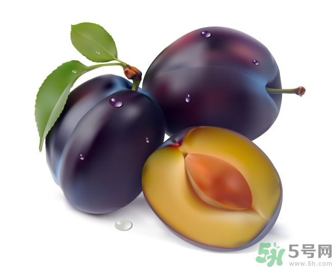 1.保養(yǎng)皮膚：水果中含豐富的抗氧化物質(zhì)維生素E和微量元素，可以滋養(yǎng)皮膚，其美容效果可不是一般的化妝品可比的。