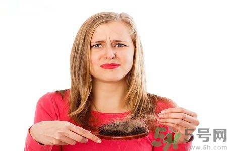 女性掉頭發(fā)很厲害是什么原因？掉頭發(fā)怎么辦？