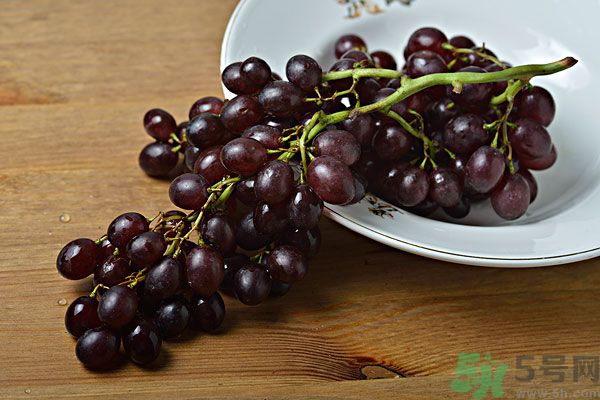 吃葡萄對(duì)皮膚好嗎？吃葡萄可以延緩衰老嗎？