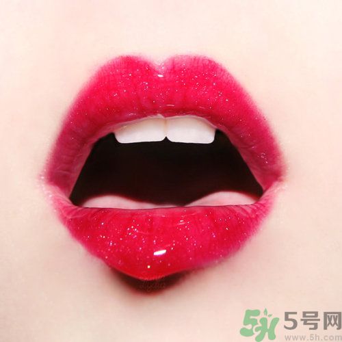 春天嘴唇干裂脫皮怎么辦？嘴唇為什么會脫皮？