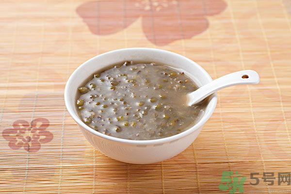 春天嘴上起泡怎么回事？春天嘴唇起泡怎么辦？