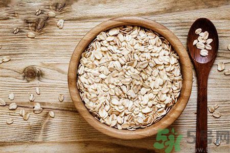 長(zhǎng)痘痘肌膚干燥怎么辦？肌膚干燥吃什么食物好？