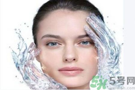皮膚起皮怎么辦？皮膚起皮用什么護(hù)膚品？