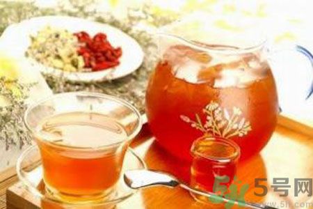 枸杞泡水有什么害處？枸杞泡水喝有什么好處？