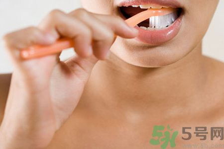 牙齦出血是怎么回事？牙齦出血怎么辦？