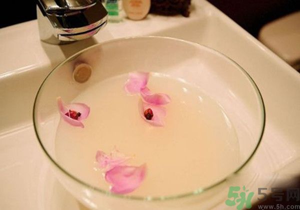 淘米水洗臉能祛斑嗎？淘米水洗臉可以美白嗎？