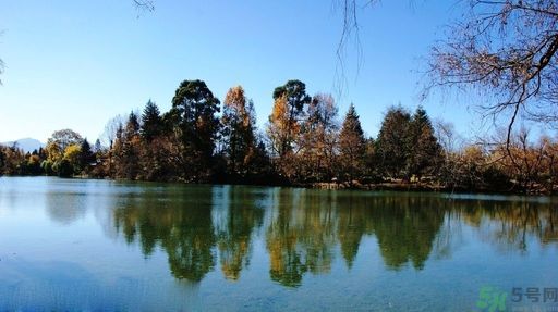 什么地方適合情侶旅游?旅游帶什么東西？
