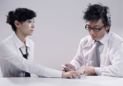 耳垂上有豎紋是怎么回事？山根有橫紋是什么?。?><p><strong>耳垂上有豎紋是怎么回事？山根有橫紋是什么??？</strong></p></a></li> <li><a href=