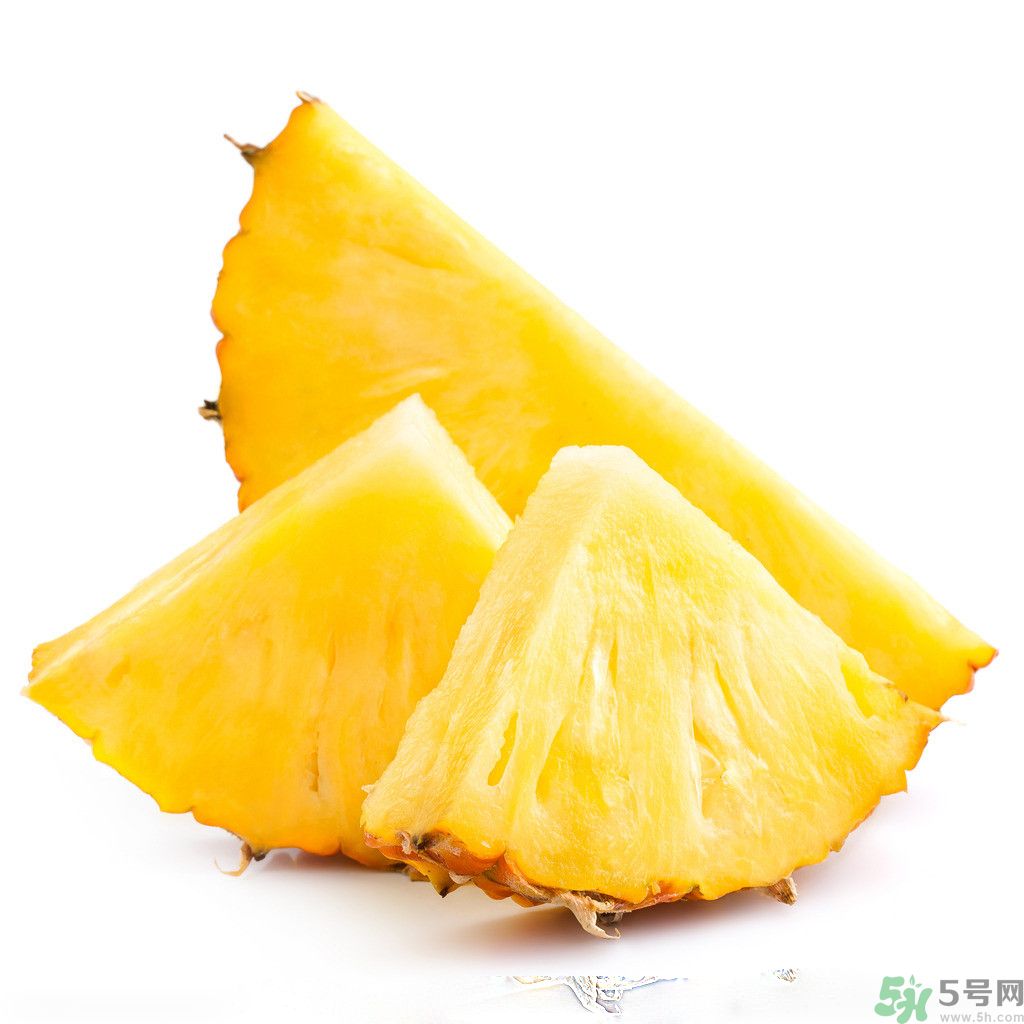 菠蘿發(fā)黑能吃嗎？菠蘿為什么要用鹽水泡？