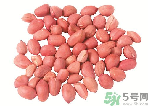 花生皮能不能吃？花生能和螃蟹一起吃嗎？