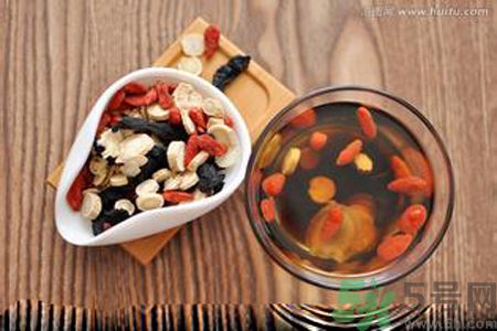 月經(jīng)有血塊是怎么回事？月經(jīng)有血塊怎么調(diào)理？