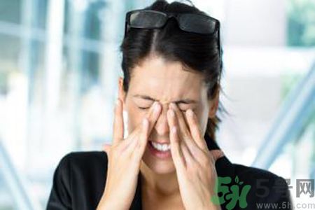 眼睛干澀怎么辦？眼睛干澀吃什么好？