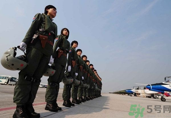 公交車遇到色狼怎么辦？防色狼手冊教你一招搞定！