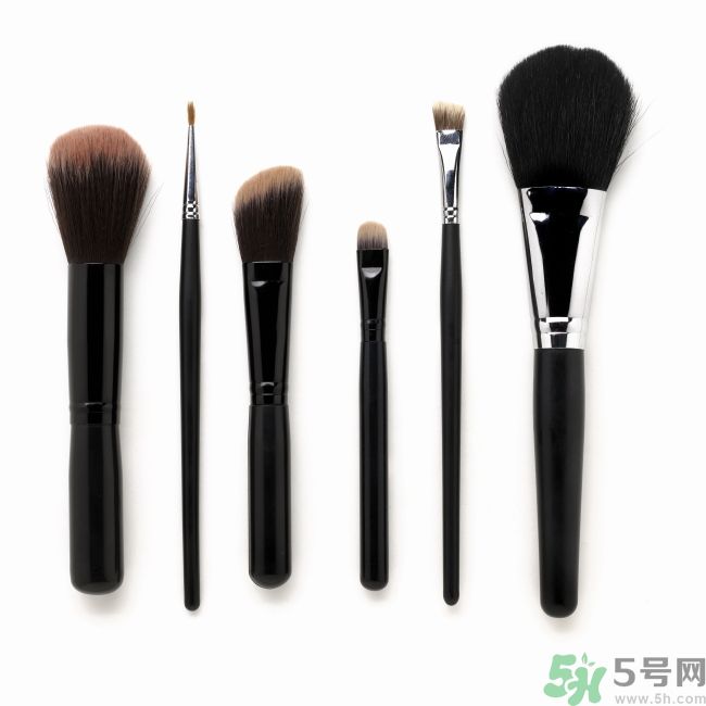 怎樣化妝不傷皮膚？化妝對(duì)皮膚有傷害嗎？