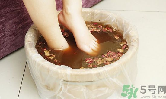 泡腳有什么好處？泡腳有什么禁忌？