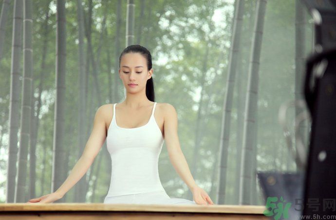 簡(jiǎn)單又減肥的瑜伽有哪些？瑜伽可以減肥嗎？