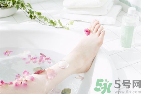 經(jīng)期可以洗澡嗎？經(jīng)期可以洗頭嗎？