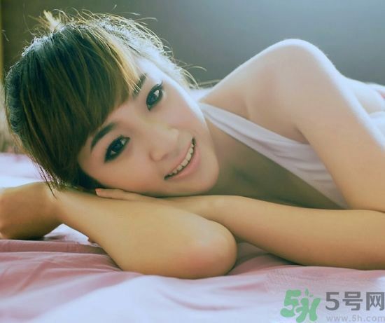 來(lái)月經(jīng)乳房脹痛怎么辦？來(lái)月經(jīng)乳房脹痛是什么原因？