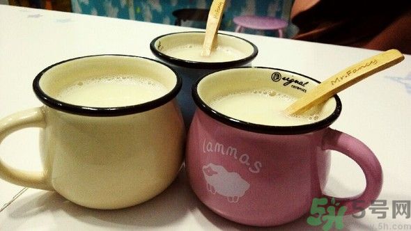 小葉增生可以喝豆?jié){嗎？小葉增生可以吃蜂蜜嗎？