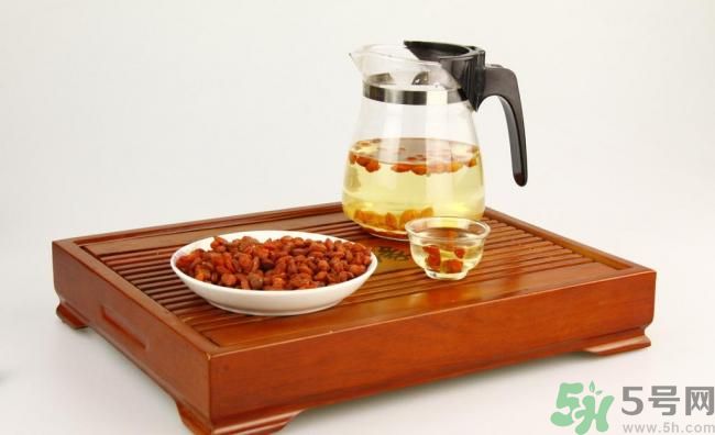 枸杞干吃好還是泡水好？枸杞怎么吃效果最好？