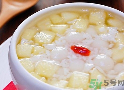 蘋果煮熟了還有營養(yǎng)嗎？蘋果煮熟吃有什么好處？