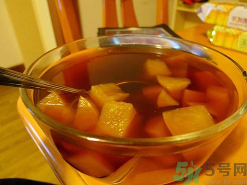 蘋果煮熟了還有營養(yǎng)嗎？蘋果煮熟吃有什么好處？