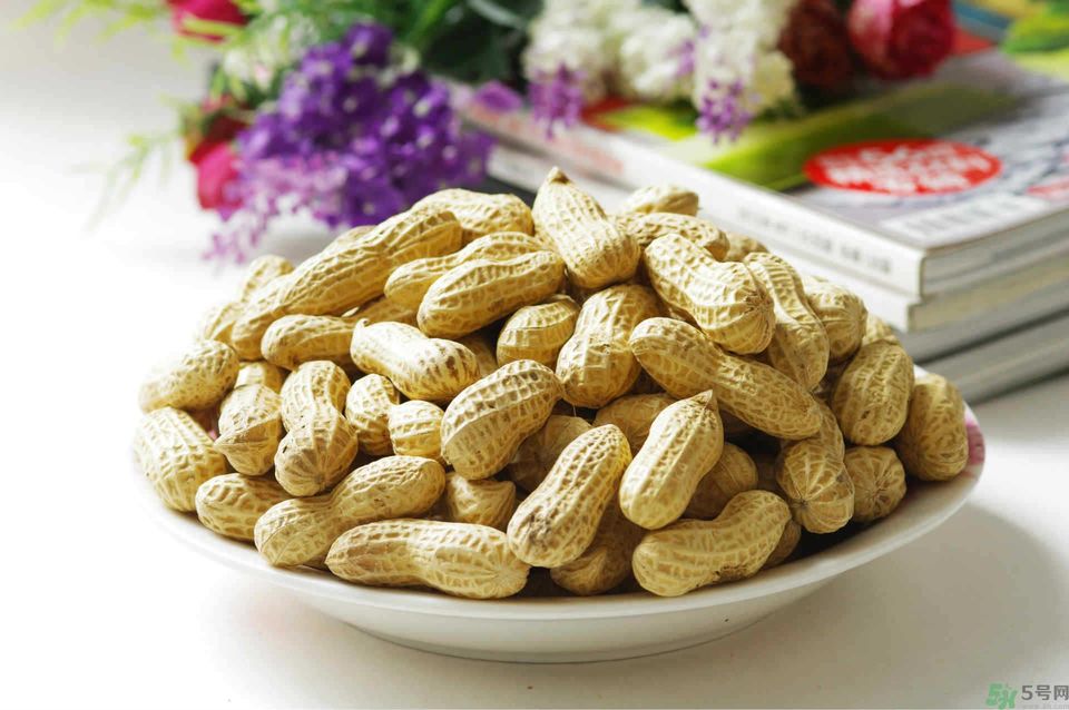 膽固醇高可以吃花生嗎？膽固醇高可以喝牛奶嗎？