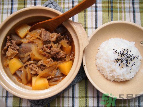土豆絲和土豆片哪個更好吃？土豆片可以炒什么？