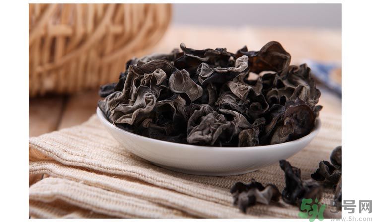 多吃黑木耳有什么好處？黑木耳可以排毒嗎？