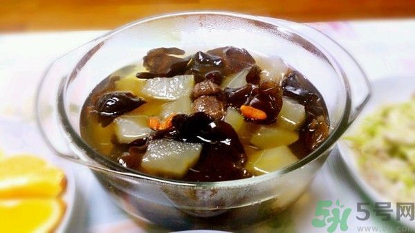 黑木耳可以治便秘嗎？黑木耳有什么食療的方法？