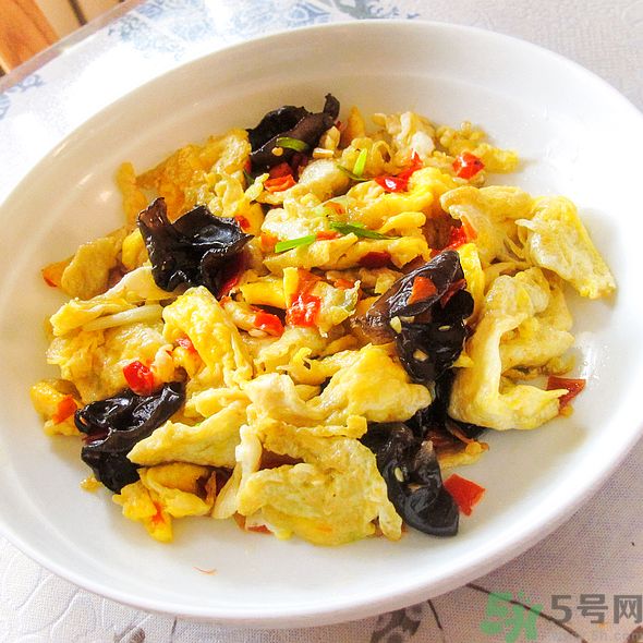 黑木耳炒雞蛋怎么做？黑木耳炒雞蛋怎么做最好吃？