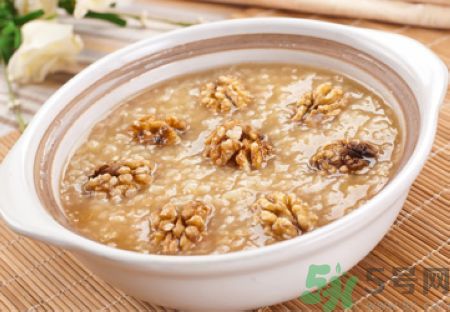 春季怎么護(hù)膚？春季護(hù)膚吃什么？