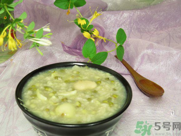 皮膚過敏怎么辦？皮膚過敏吃什么？