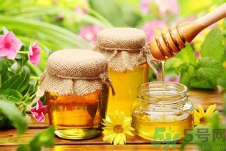 胃潰瘍可以喝蜂蜜嗎？服用蜂蜜要注意什么？