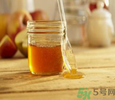 胃潰瘍可以喝蜂蜜嗎？服用蜂蜜要注意什么？