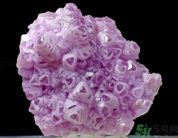 三生石是真的嗎？三生石能保佑姻緣嗎？