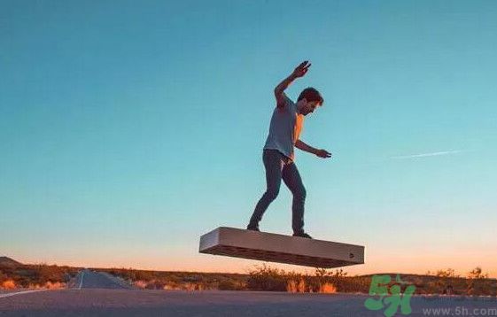 Hoverboard懸浮滑板國(guó)內(nèi)多少錢？懸浮滑板在哪可以買？