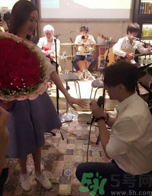 朱孝天向女友求婚 求婚鉆戒幾克拉？