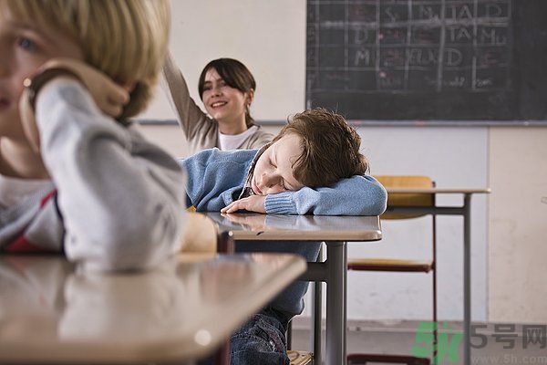 高中生上課容易走神怎么辦？高中生上課如何提高注意力？