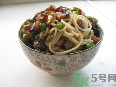 茄子肉丁打鹵面怎么做？茄子肉丁打鹵面好吃嗎？