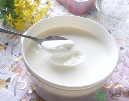 每天喝檸檬水可以排毒嗎？和檸檬水好不好？