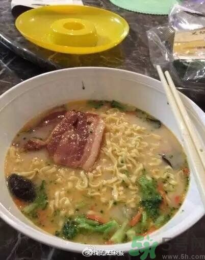 滿漢宴方便面多少錢一桶？滿漢宴方便面多少錢一箱？